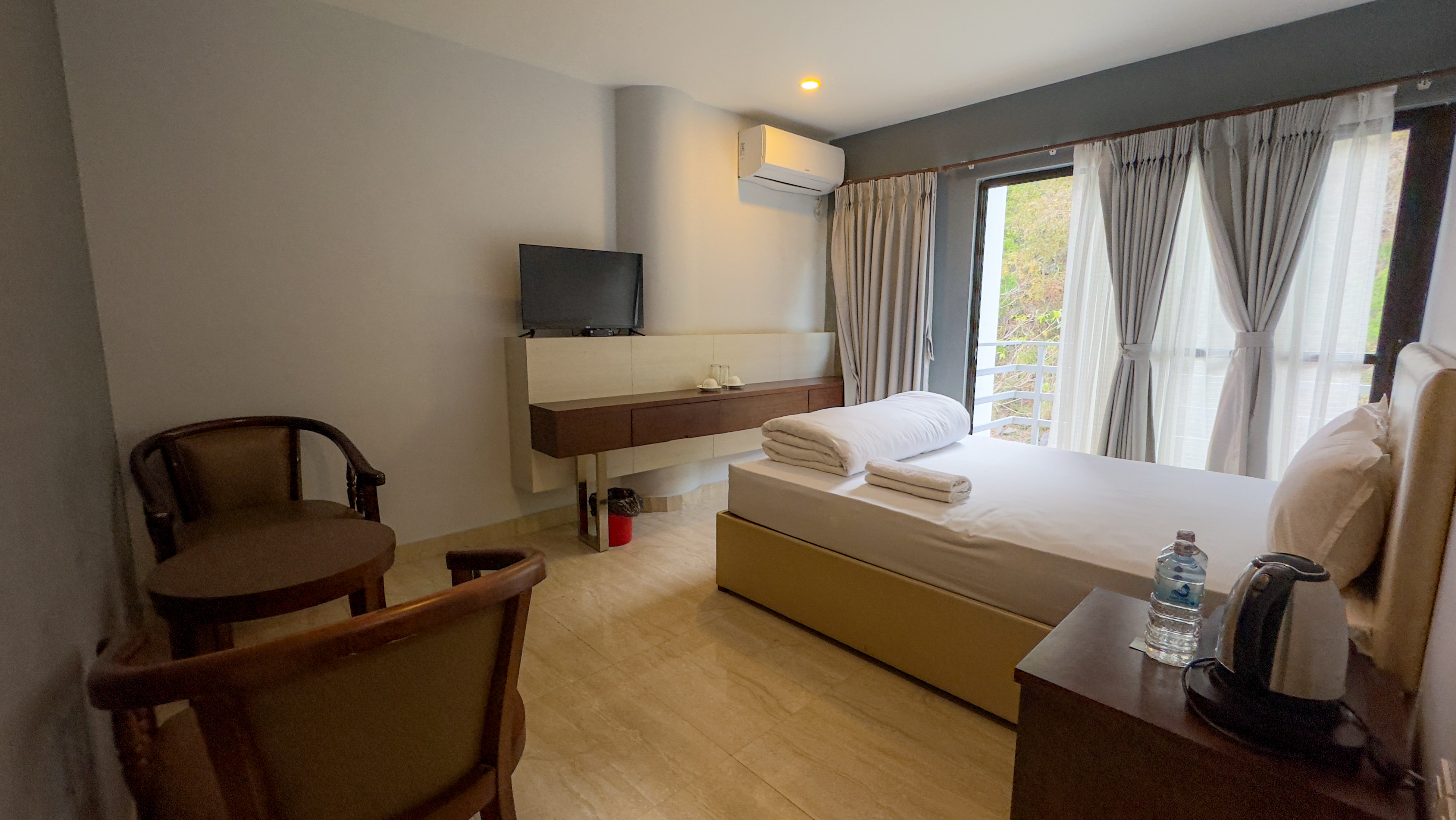 Luxury suite bedroom